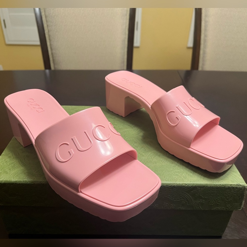 New Gucci High Heel Pink Rubber Logo Slide Sandals Size 38 / US 8 - Picture 4 of 16